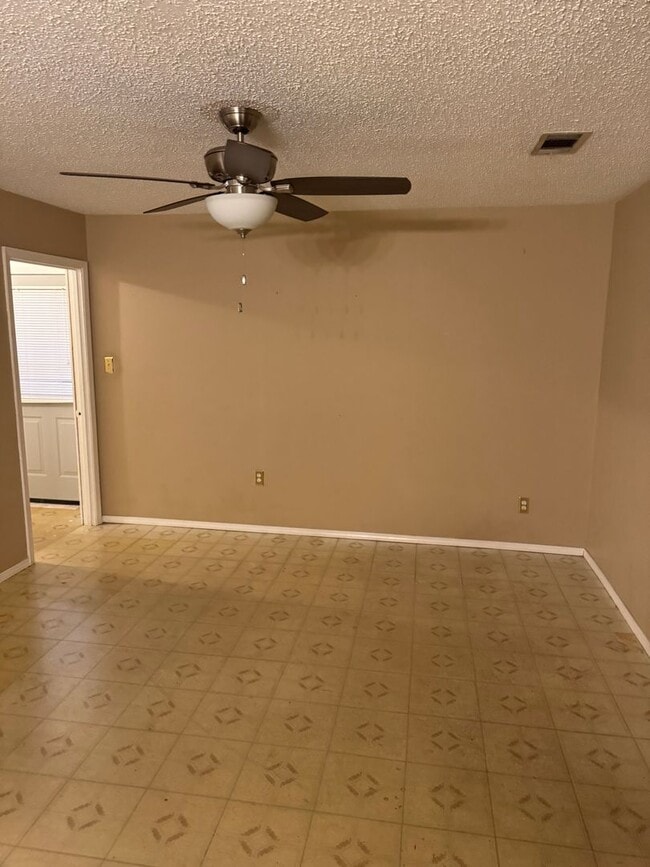 Photo - 1029 W Bert Kouns Industrial Loop