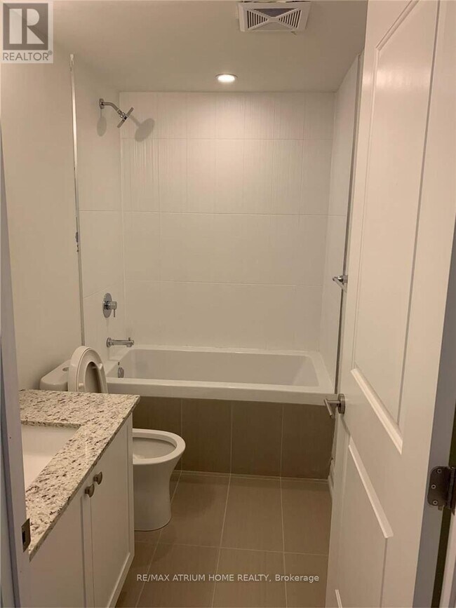 Photo - 9618 Yonge St Unit 508