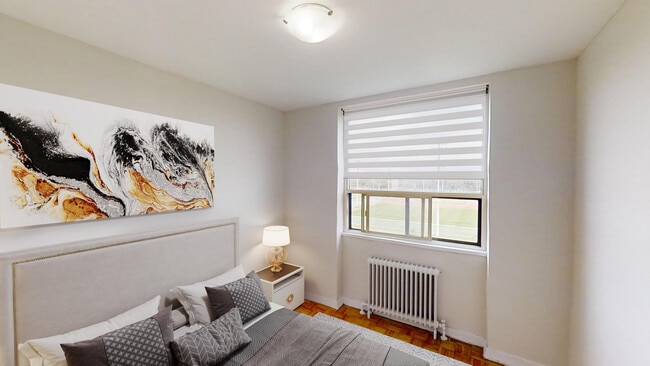 Photo - 15 Leslie Street