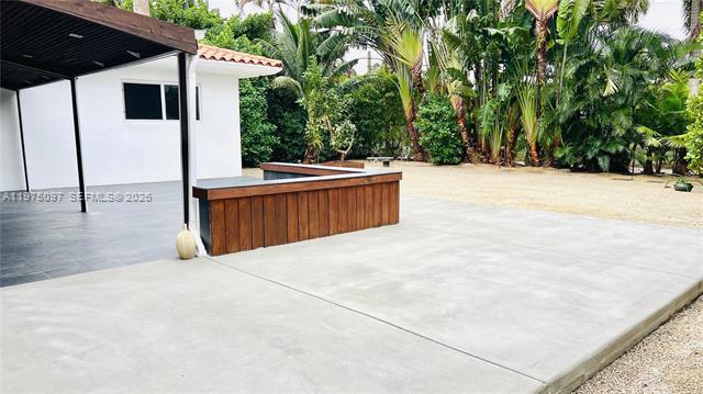 Photo - 10610 NE 11th Ct