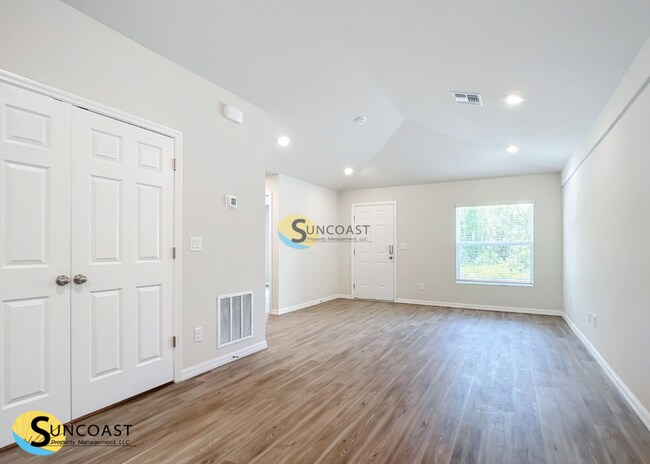 Photo - Modern Comfort Awaits ? 2BR/2BA Duplex in ...