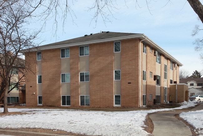 4168 Adair Ave N Apartments For Rent In Crystal Mn Forrent Com