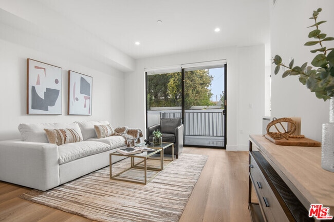 Building Photo - 8326 Blackburn Ave Unit #203 Rental