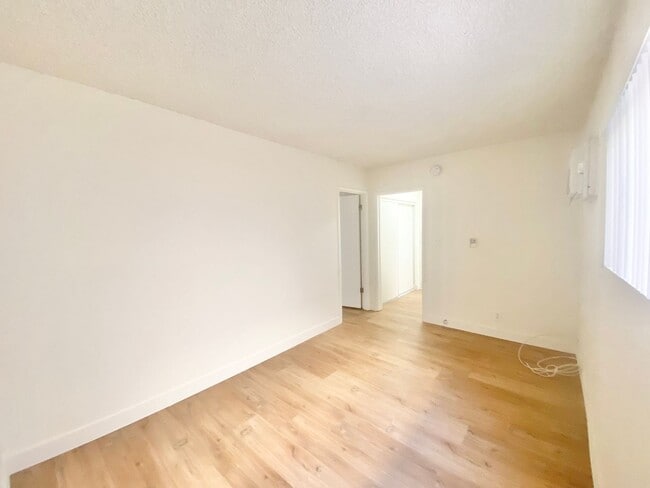 Photo - Cozy 1 bedroom unit located in Canoga Park! Unidad 106