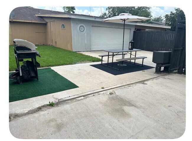 Photo - 605 E Upas Ave Unidad 605 E Upas Ave