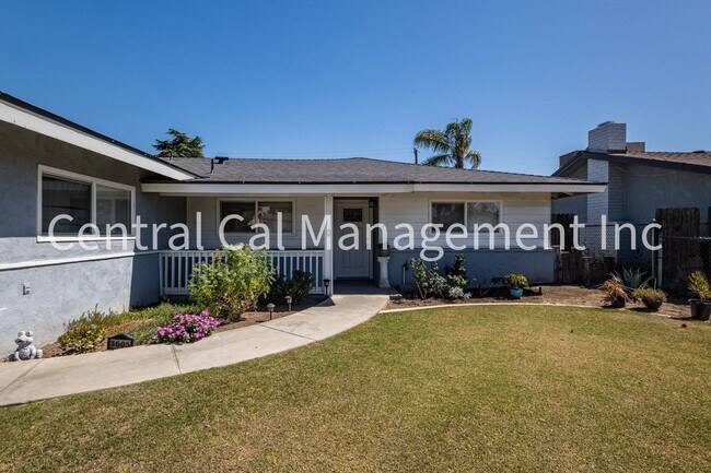 Photo - 4 Bedroom/2 Bath Home - $2295 per month!
