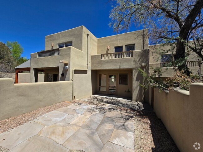 Building Photo - 727-B Viento Circle Rental