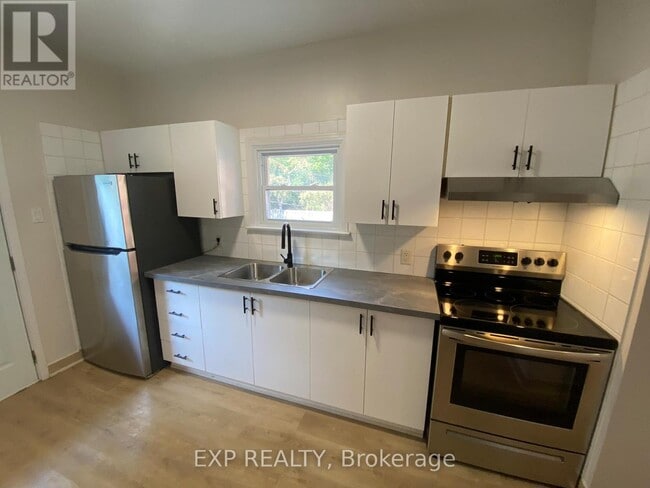 Photo - 162 Ivy Crescent