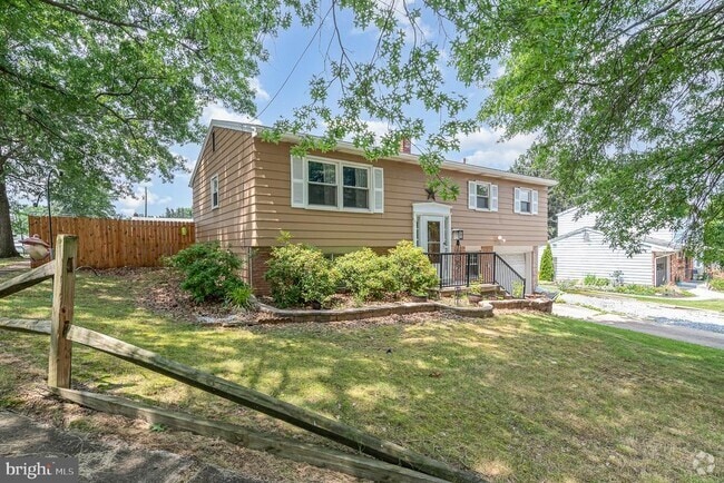 Building Photo - 302 Hickory Hill Terrace Rental