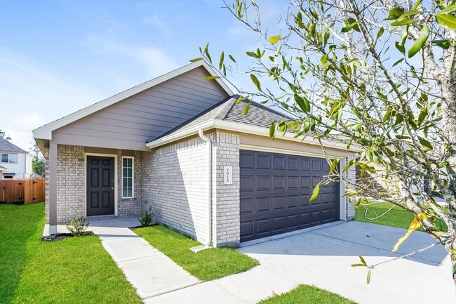 Photo - 2812 Briggs Dr