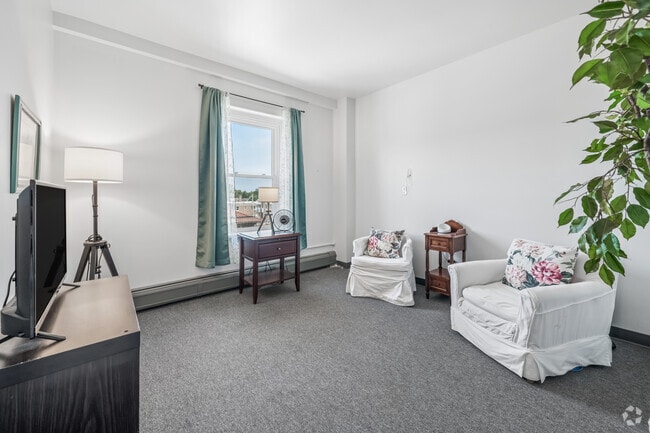 1BR, 1BA - 500SF - Bedroom