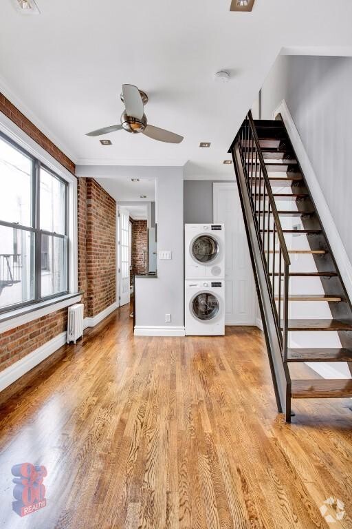 Building Photo - 416 E 13th St Rental