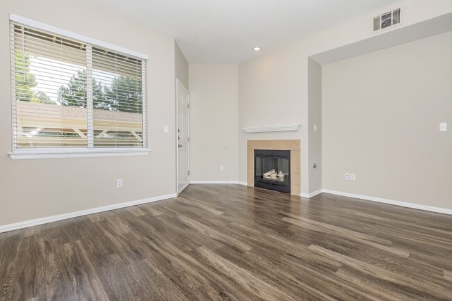 Building Photo - Dakota at Governors Ranch Rental