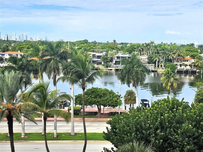 Photo - 5161 Collins Ave Unit 707