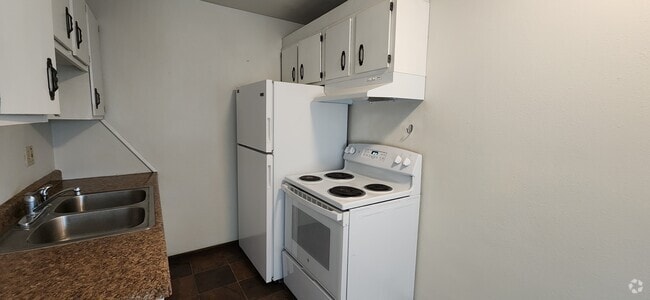 Building Photo - 625 9th St N Rental