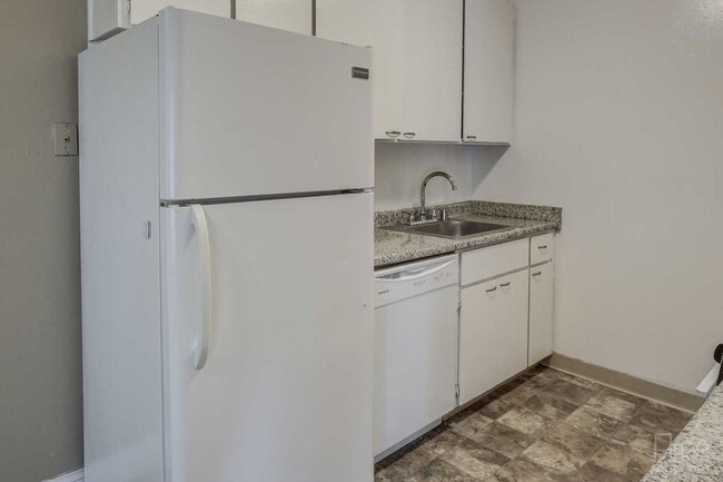 Photo - Creekside Apartments