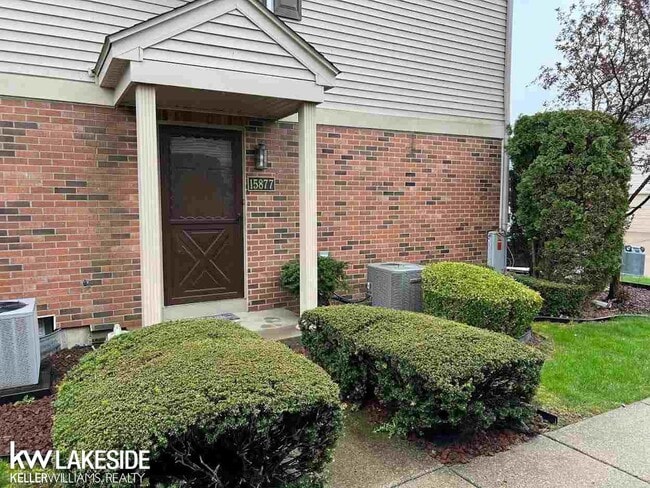 Photo - 15877 Cambridge Dr