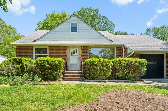 Building Photo - Freshly Remodeled 3-Bedroom Cape Cod in The Heart of Richmond Heights