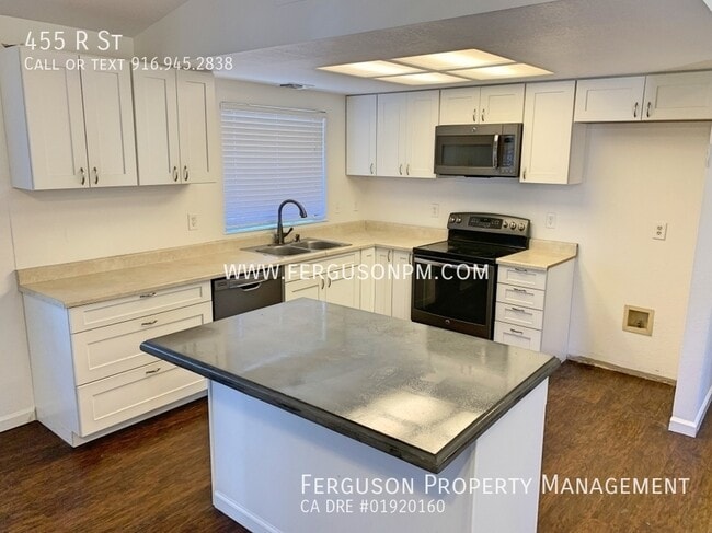 455 R St