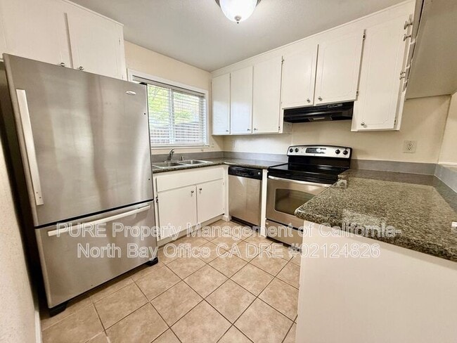 Photo - 687 Racquet Club Cir