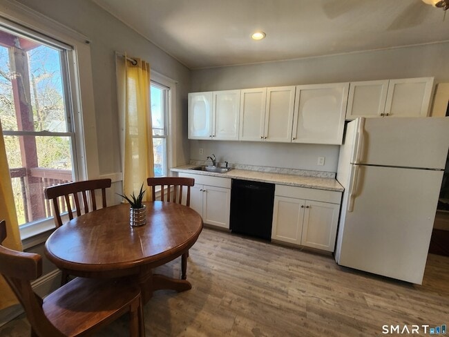 Photo - 458 Hillside Ave