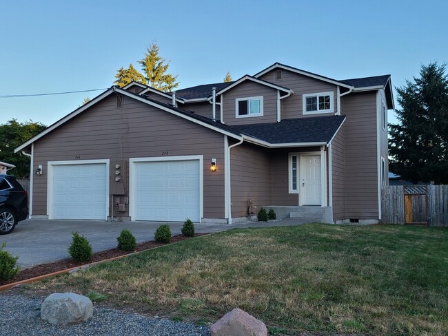 Newly landscaped and painted - 246 163rd St S Unit 248