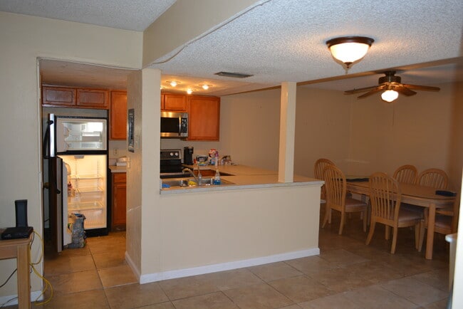 Photo - 973 Whitman Dr