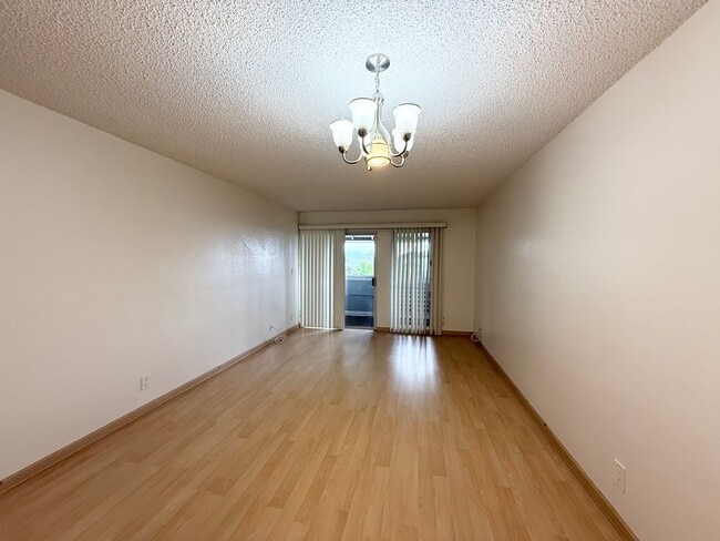 Photo - ** 2 BEDROOM 1 BATH WITH PARKING IN WAIAU GARDEN COURT!!**