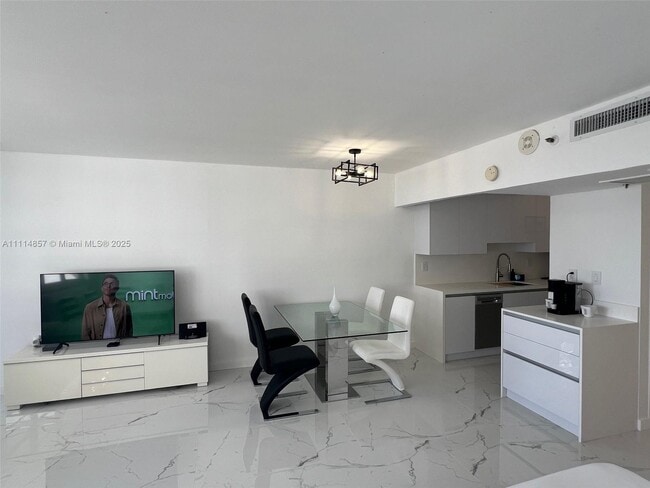 Photo - 100 Lincoln Rd Unidad 1207