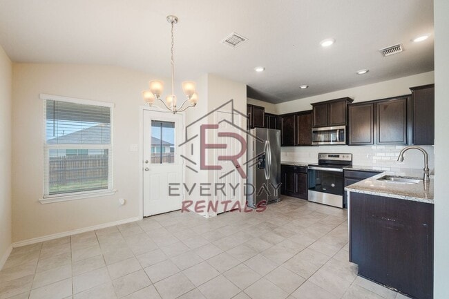 Photo - 2004 Mallard Ct