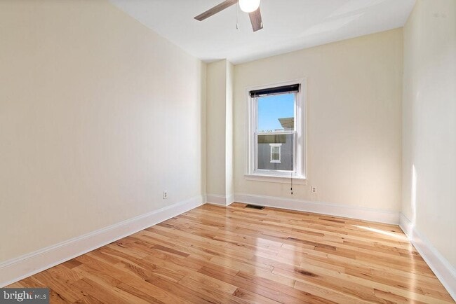 Photo - 2738 Poplar St