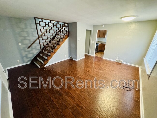 Photo - 301 S Spring St