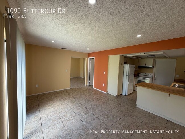 Photo - 1090 Buttercup Dr