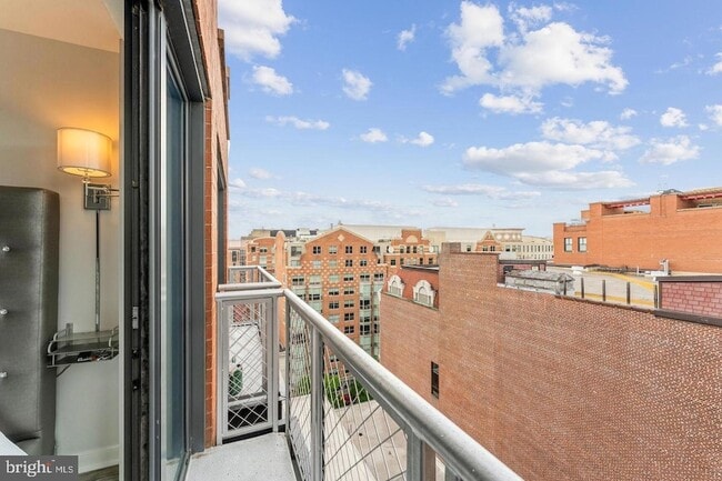 Photo - 631 D Street NW Unidad 1235
