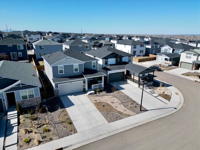 Photo - Nearly-New 4-Bed in Terrain with Deck, Office, and Resort-Style Amenities