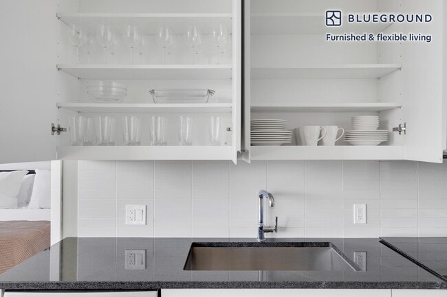 Photo - 900 Monroe St Unidad FL6-ID813