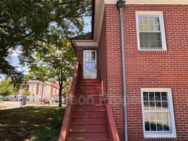 224 Harrill St