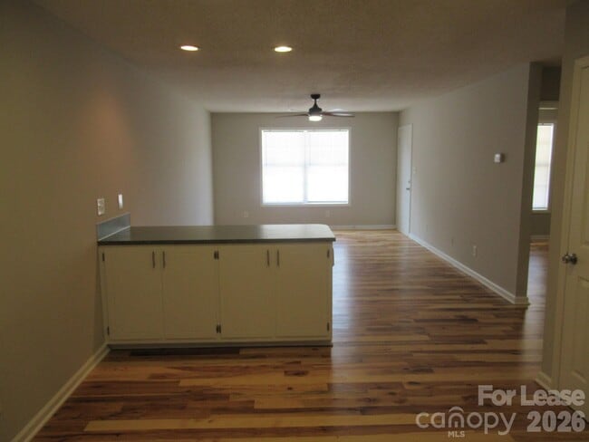 Photo - 822 Horseshoe Lake Rd
