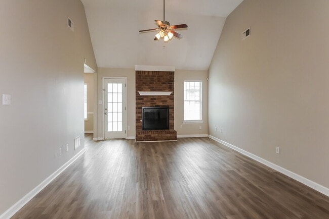 Photo - 80 Tate Dr