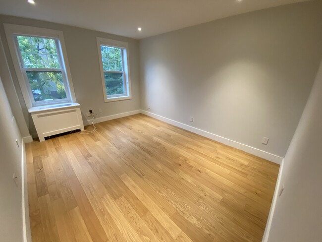 Building Photo - 1875 Commonwealth Ave Rental