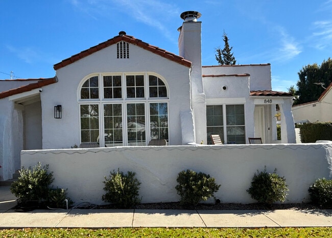 Building Photo - 848 N Kilkea Dr