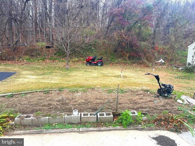 Photo - 695 W Kings Hwy