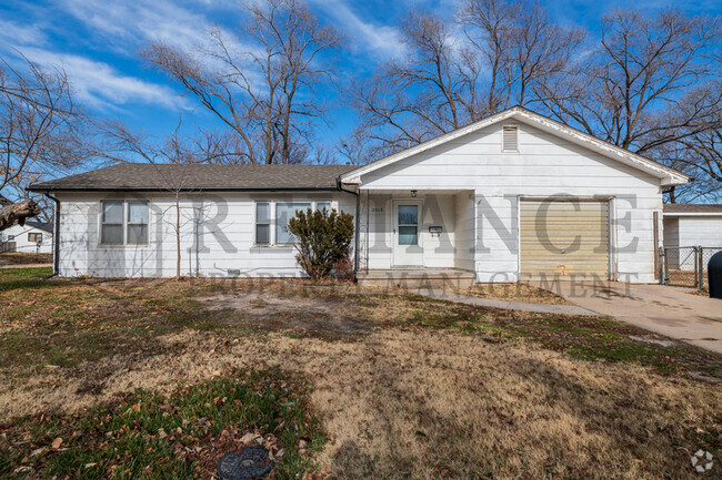 Building Photo - 2016 W May St Rental