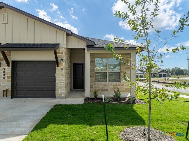 Photo - 3800 Hickory Dr Unit B