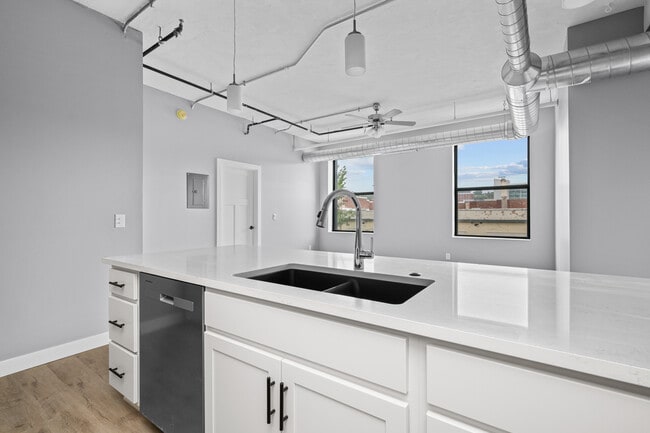 1601 5th Ave Unit 1