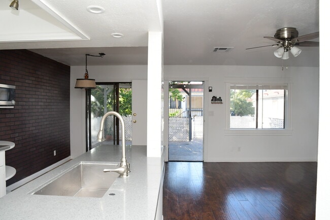 Photo - 925 Willow Tree Dr