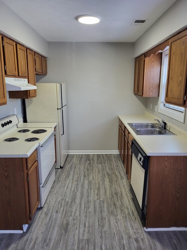 Photo - 225 Churchill Dr