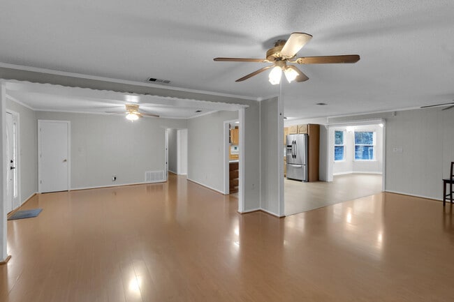 Photo - 300 Wildwood St