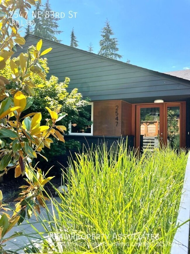 Photo - 2547 NE 83rd St