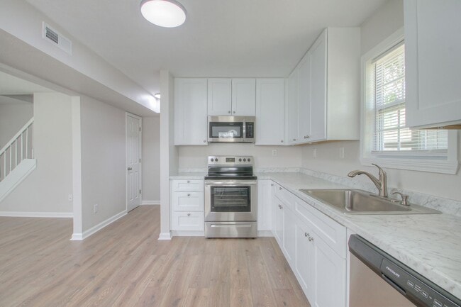 Photo - 2BR Home in Spring Hill